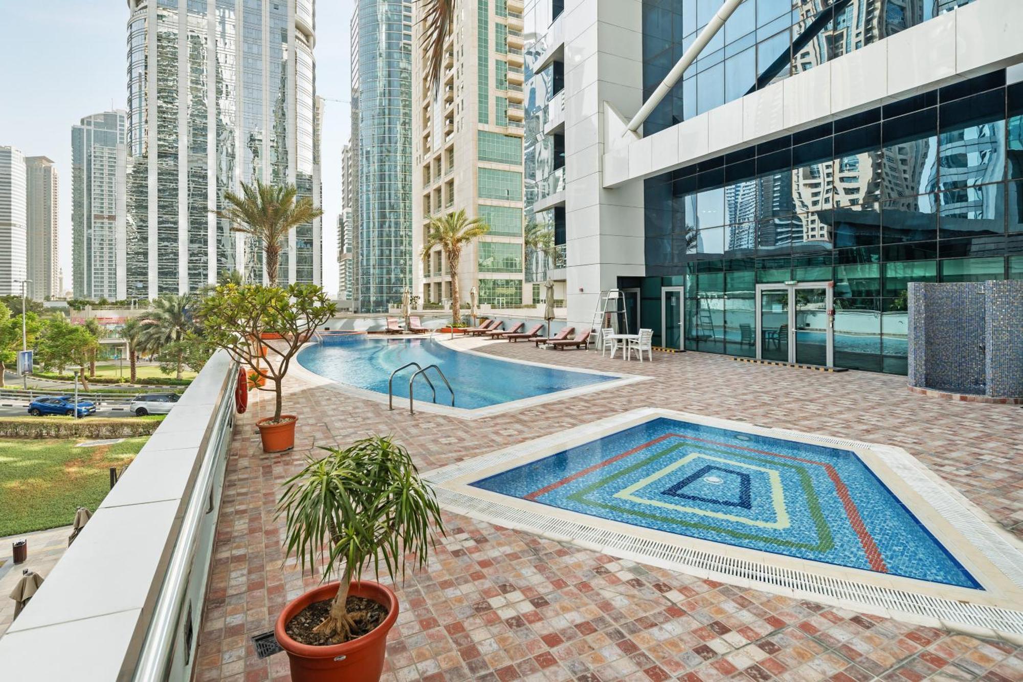 Cozy Modern One Bedroom In Indigo Tower Dubai Exterior foto